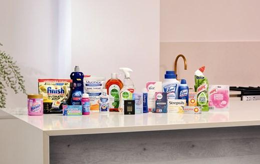 Reckitt Kitchen Table Shot1b CROP CMYK RT